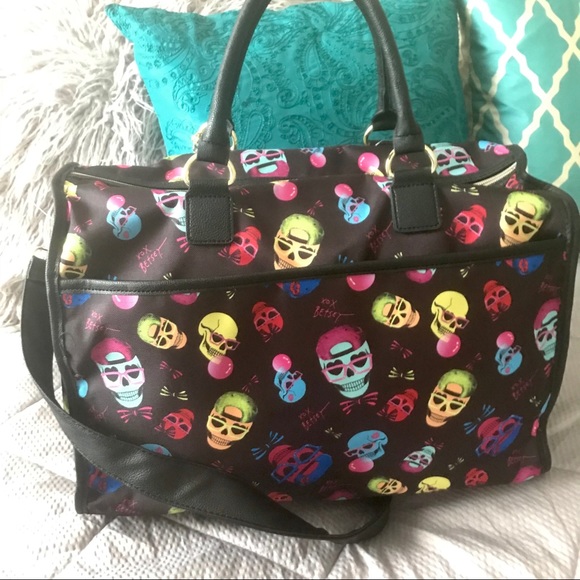 Betsey Johnson Skull Party Large Duffel Weekender - Picture 6 of 8